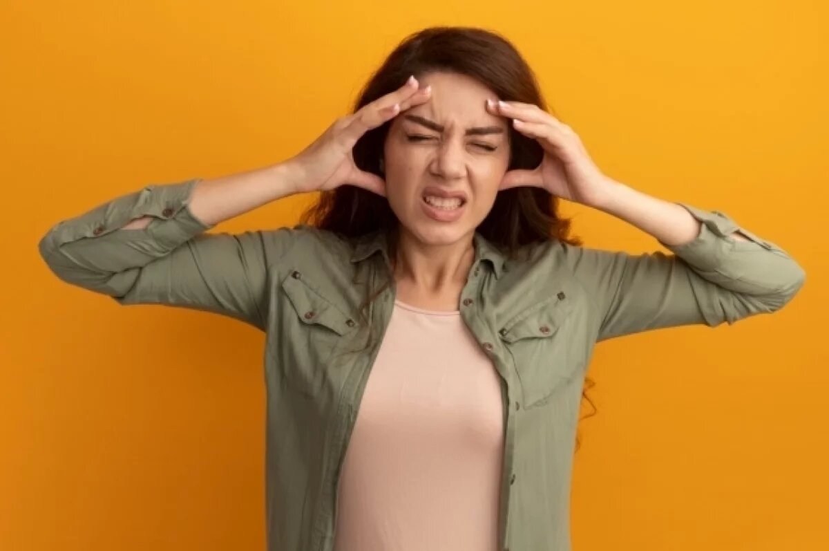    Трещит по швам.