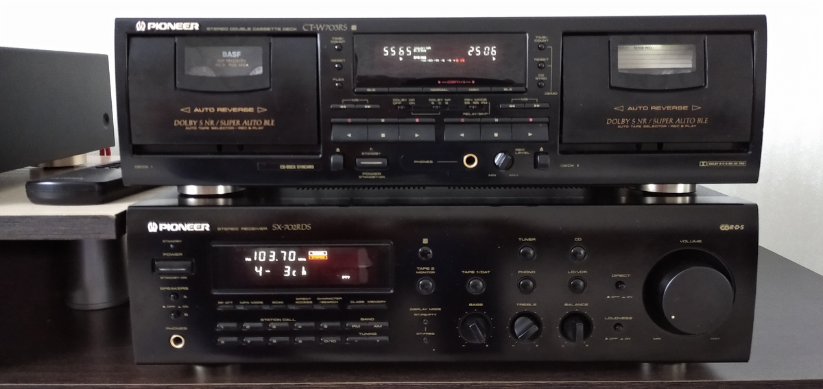 Ресивер и дека Пионер