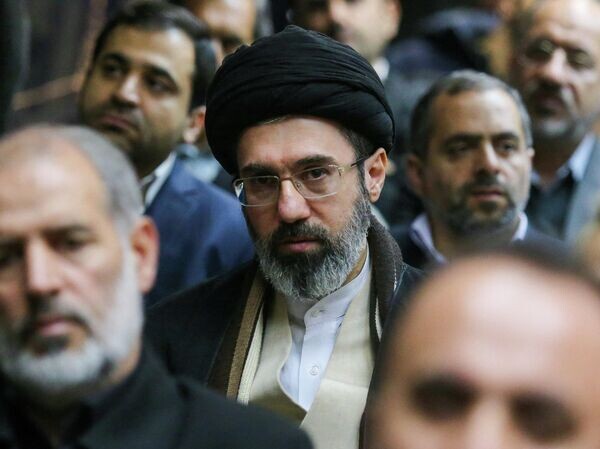    © REUTERS / Amir Kholousi