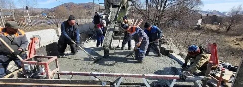    Ремонт моста через Ануй. Источник: t.me/mintrans22