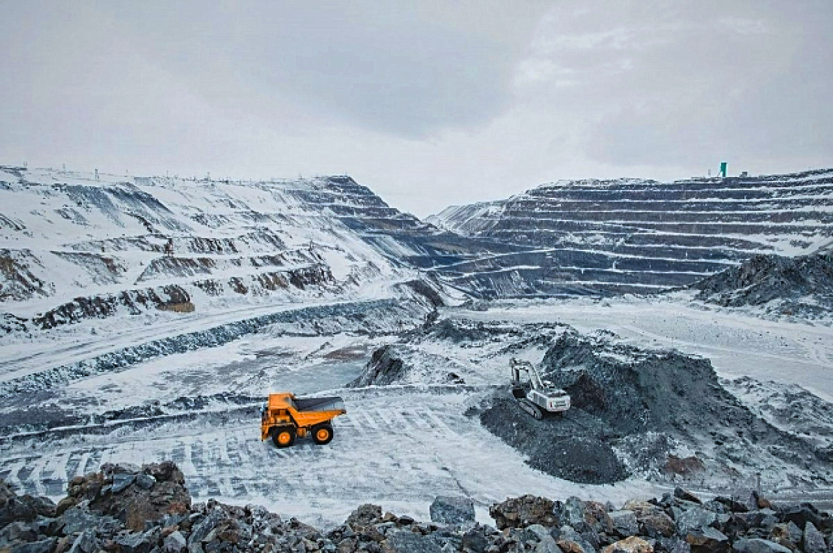 Карьер горнодобывающего объекта в Заполярье