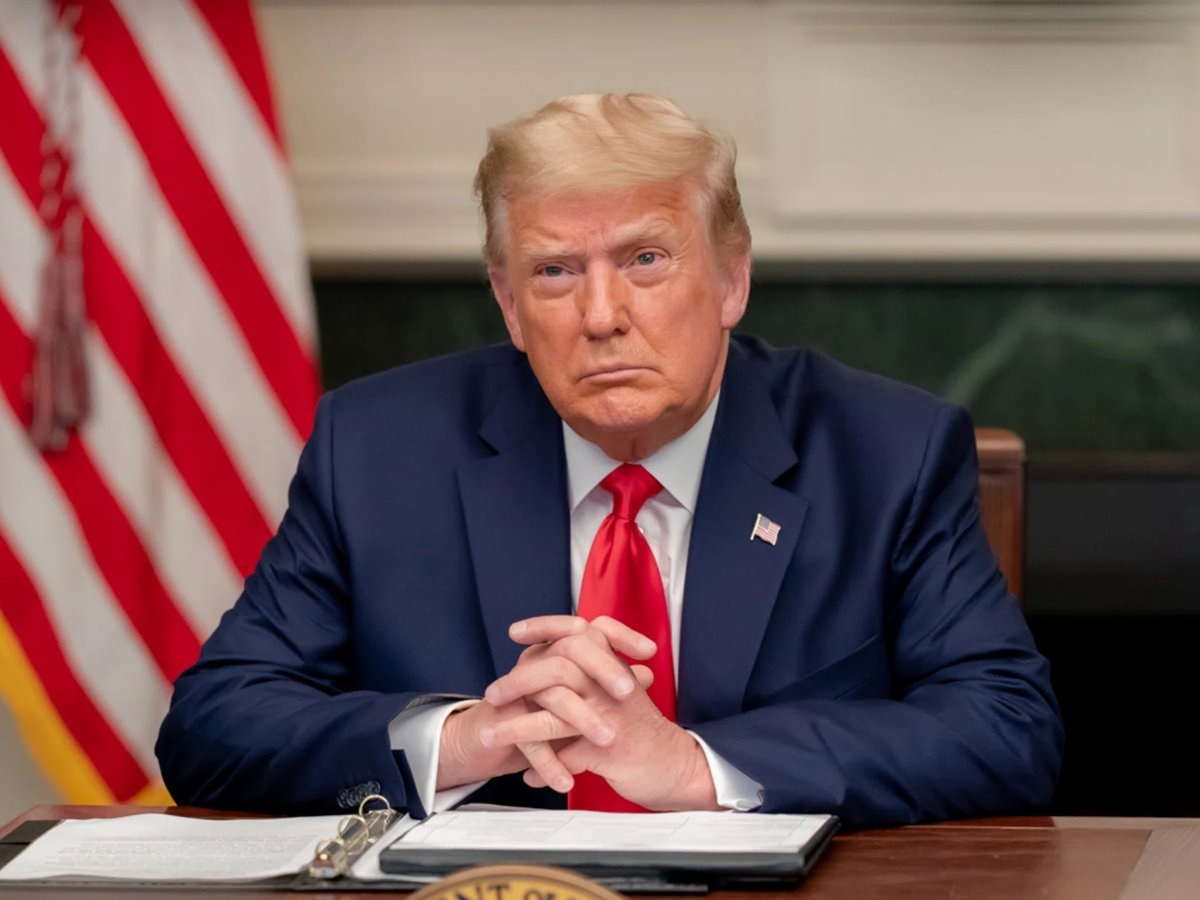     Президент США Дональд Трамп заготовил вариант с ударом ядерным оружием по Ирану