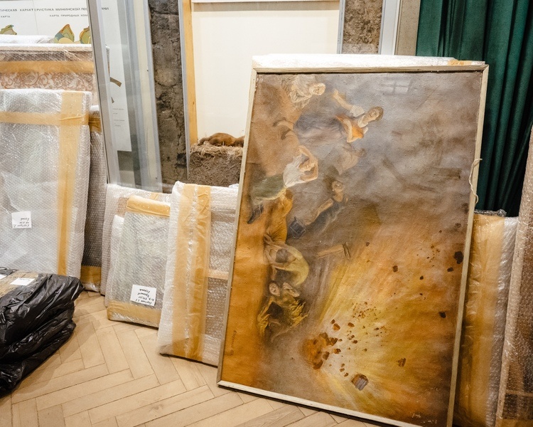     В Курск перевозят экспонаты из Кореневского краеведческого музея