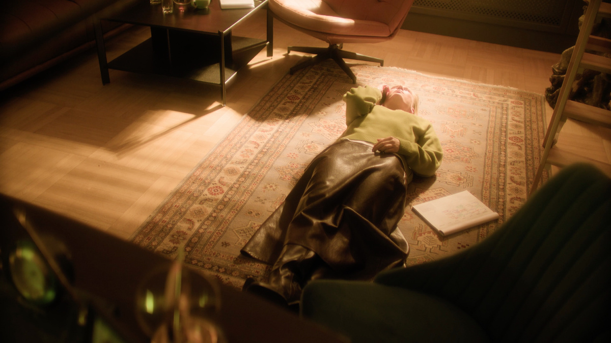 Кадр из сериала "Выход", премьера 8 апреля в онлайн-кинотеатре СМОТРИМ