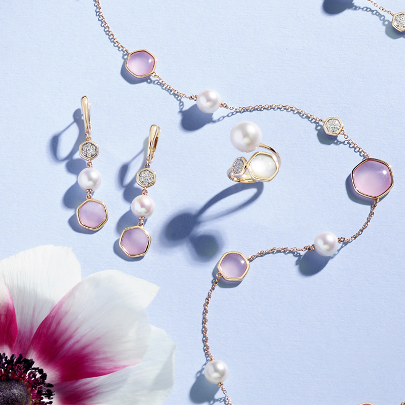 На фото: сотуар, серьги и кольцо, все Utopia Venus