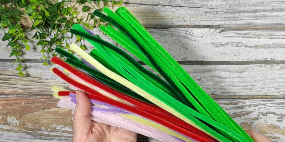 Красивая композиция, Пасхальная поделка из синельной проволоки.