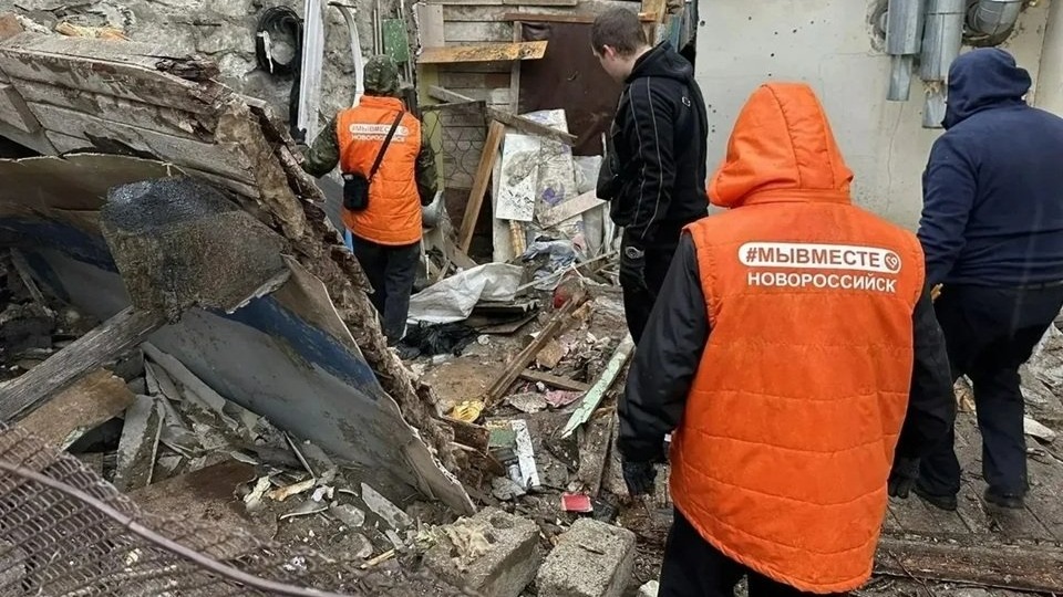 После атаки дронов в Новороссийске обследовали 168 квартир