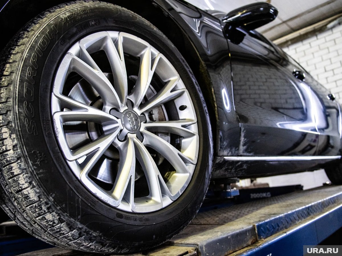     С приходом весны на тюменских шиномонтажках начался сезонный ажиотаж