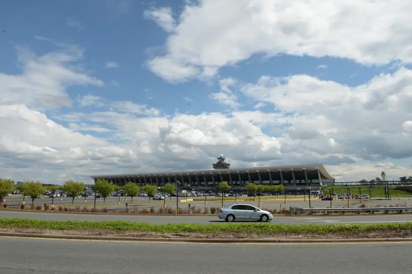     Терминал вашингтонского международного аэропорта имени Даллеса. © РИА Новости. Наталья Селиверстова