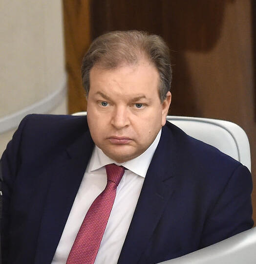 Генпрокуратура требует изъять у экс-замминистра транспорта и связанных с ним лиц имущество на 6 млрд рублей