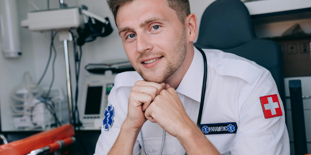 Работа в немецкой медицине без диплома врача: профессии, где вас ждут уже сейчас