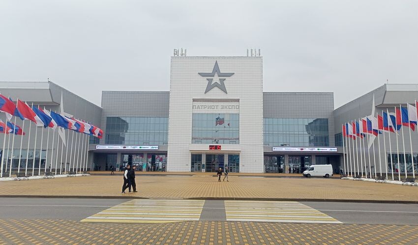 Главный вход в павильоны выставки