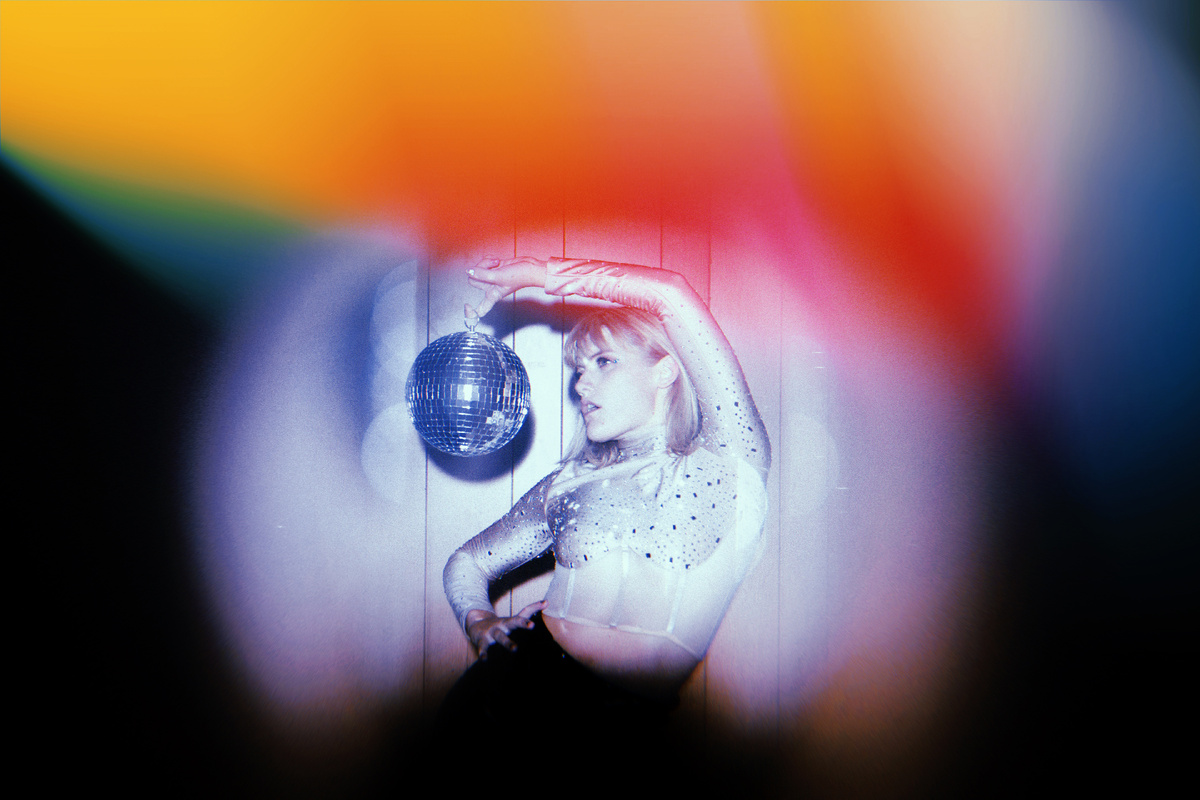 Условия работы клубной хостес за границей