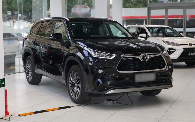 Toyota Highlander (Фото: DongChedi)