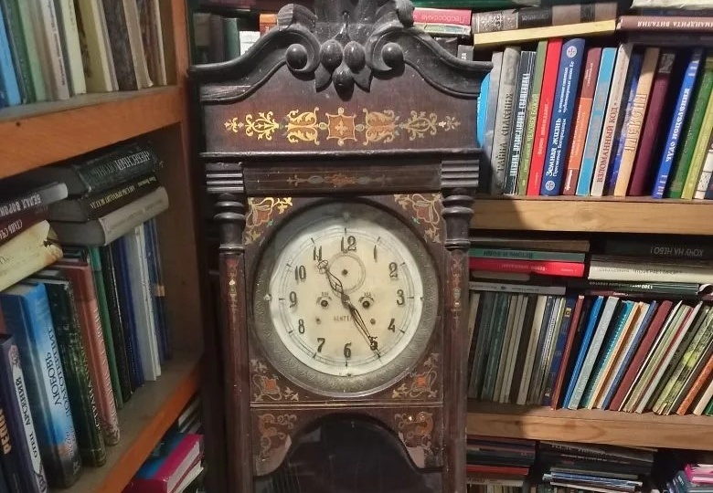 От прабабушкиной сберкассы до храма: история старинных часов