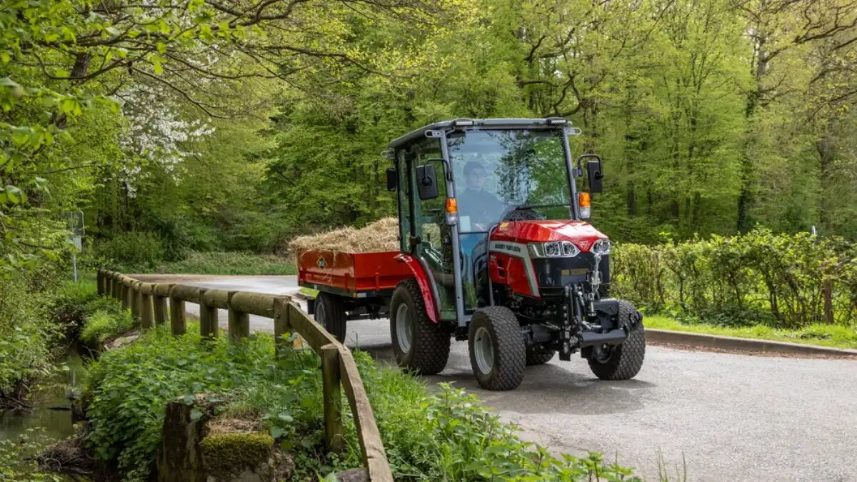 Фото: © Massey Ferguson (farm-connexion.com)
Massey Ferguson выпустил обновленную линейку компактных тракторов мощностью от 20 до 65 л.с.