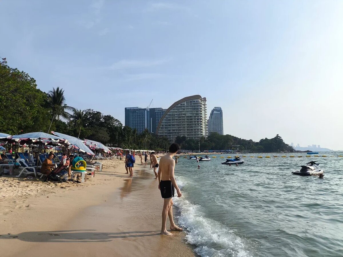 Городской пляж, один из чистых - Вонгамат.