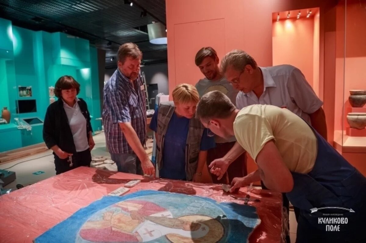    Работают специалисты куликовских фондов.