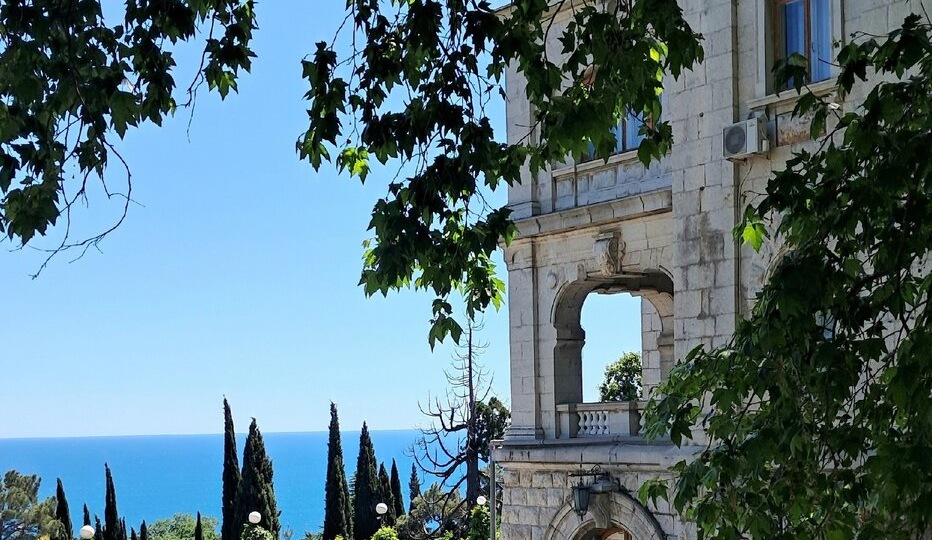 Что посмотреть и куда поехать, если вы остановились в Ялте?