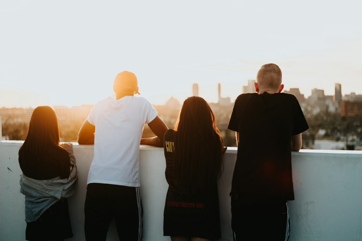 Стоковая фотография (https://unsplash.com/)