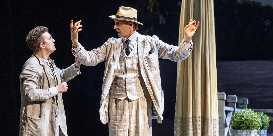 «Люди пьют чай, пока за горизонтом рушатся миры» — о премьере «Чайки» в Театре Моссовета