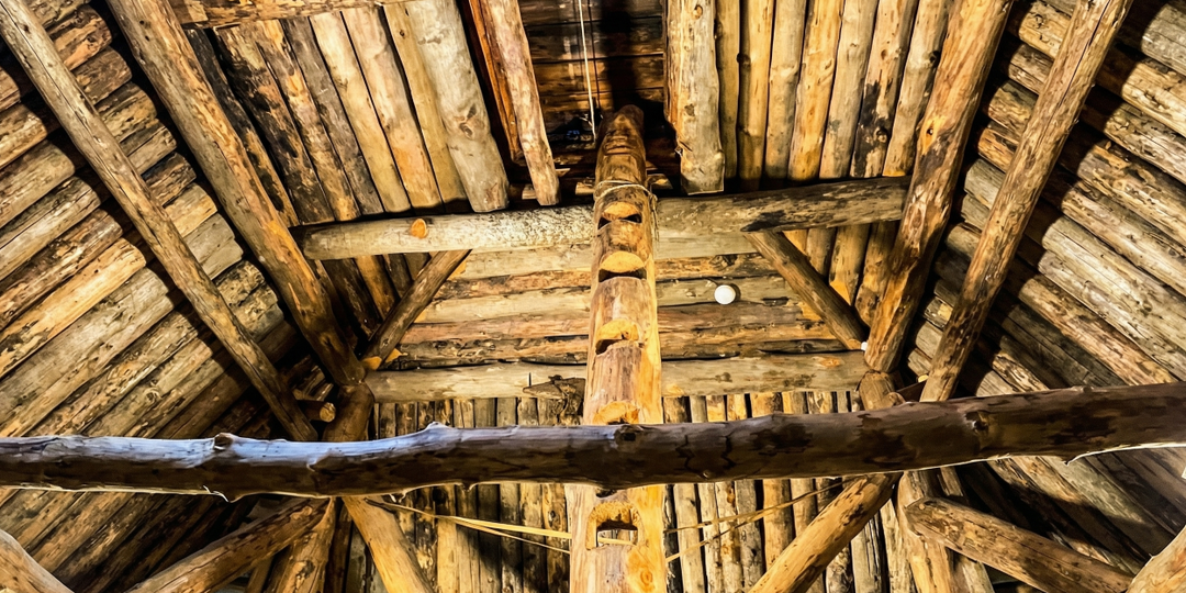 Вместо двери - печная труба. Зашел в дом на Камчатке и понял, почему он не замерзал даже в -45°C