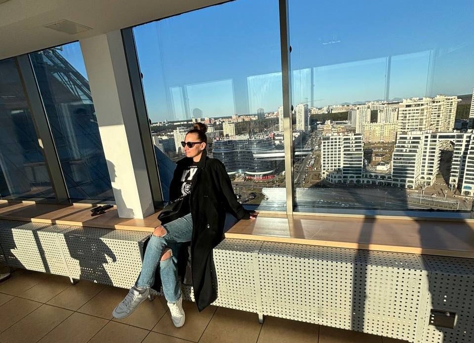 На фото автор Дзен-канала, Ирина Князева, карьерный консультант №1 по мнению ведущего отраслевого сервиса HRTIME.