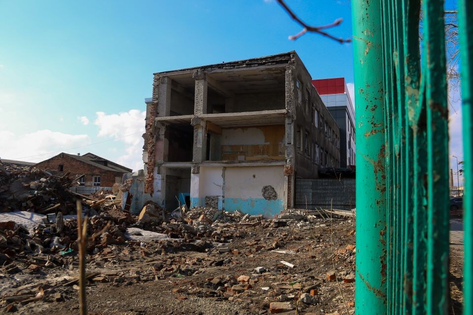    Руины бывшего Барнаульского радиозавода. Апрель 2026 года. Источник: Виталий Барабаш/"Толк"