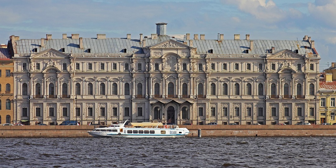 Почему города у воды кажутся красивее: что мы начинаем замечать в Петербурге только с реки