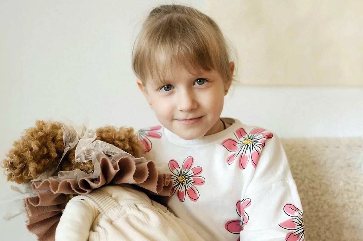    Мозг Милы испытывает колоссальное давление. Без операции девочке уже угрожает ДЦП и в конечном итоге летальный исход.