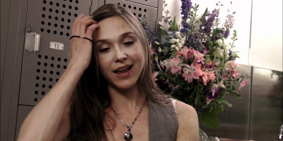 Сара была в шоке, что врач пришёл к ней в хостел в 22:00 по полису ОМС. В США за вызов на дом просят долларов 500