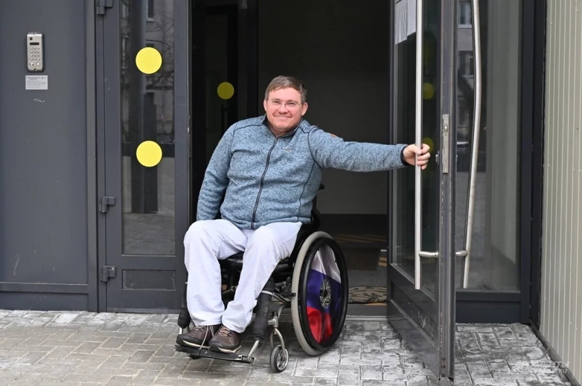    Максим рассказывает, что ремонт в квартире они не делали. «Ремонт, с которым строители сдали квартиру, спустя год остался в первозданном виде, сделан он очень добротно.