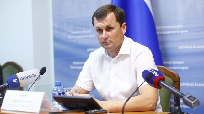 Миллиард в чемоданах, вертолетная площадка, бассейны, теннисные корты и личный храм: как жил скромный вице-губернатор Кубани