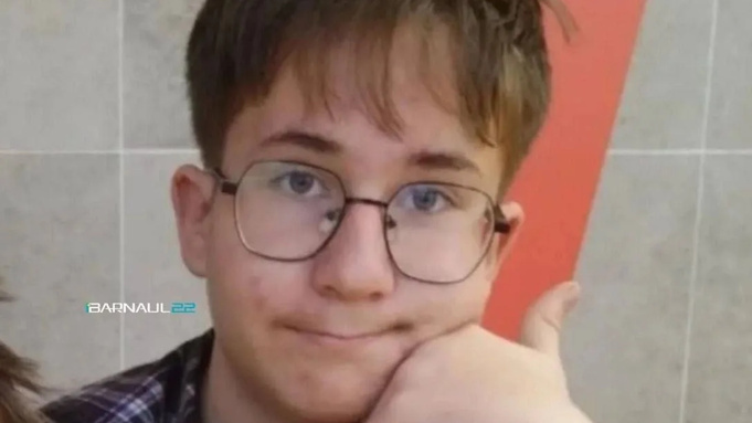 В Алтайском крае пропал подросток в синих брюках
