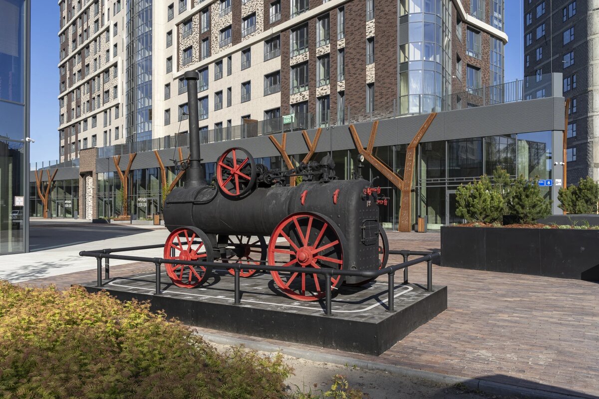 Паровая машина на бульваре Авторского квартала Машаров