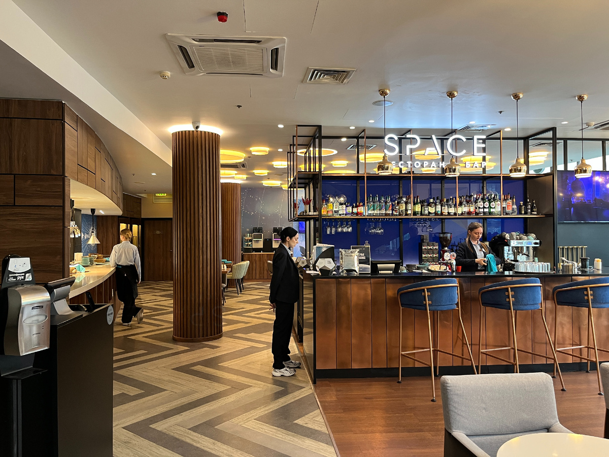 Ресторан Space в Cosmos Moscow Paveletskaya Hotel