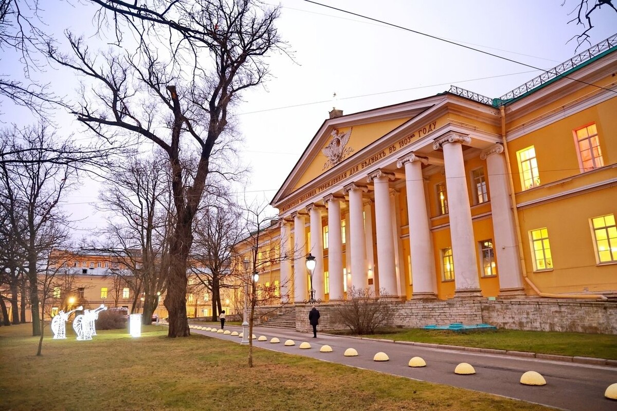Мариинская больница в Санкт-Петербурге