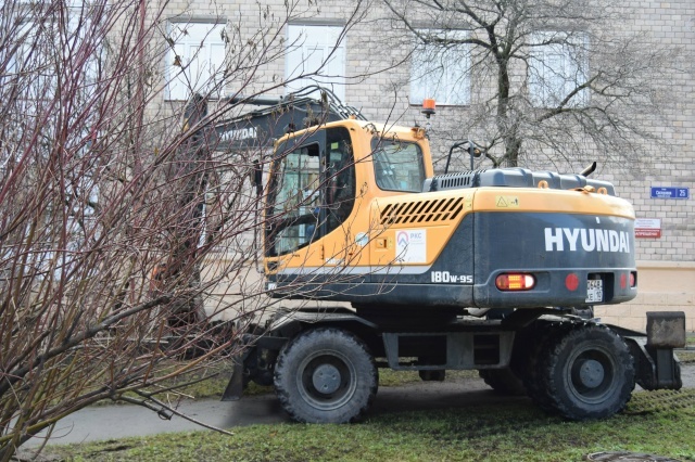    Коммунальщики вырыли котлован около Музколледжа Петрозаводска«РКС — Петрозаводск» / VK