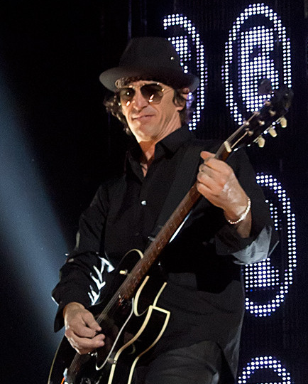 8 апреля — день рождения Иззи Стрэдлина! 🎂