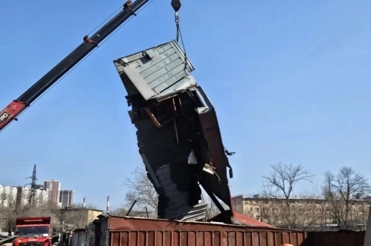    140 незаконных объектов снесли во Владивостоке за март