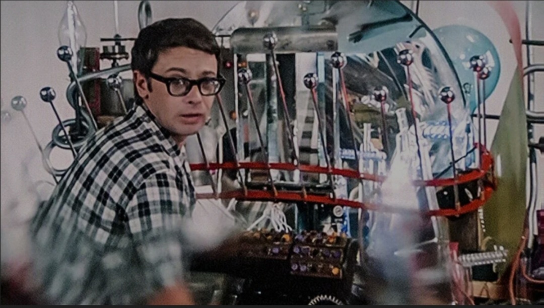 Сейчас Шурик пронзит пространство и время... Главное чтобы сработало.  (Спасибо Леониду Гайдаю и Яндекс.Картинки за эту иллюстрацию!)