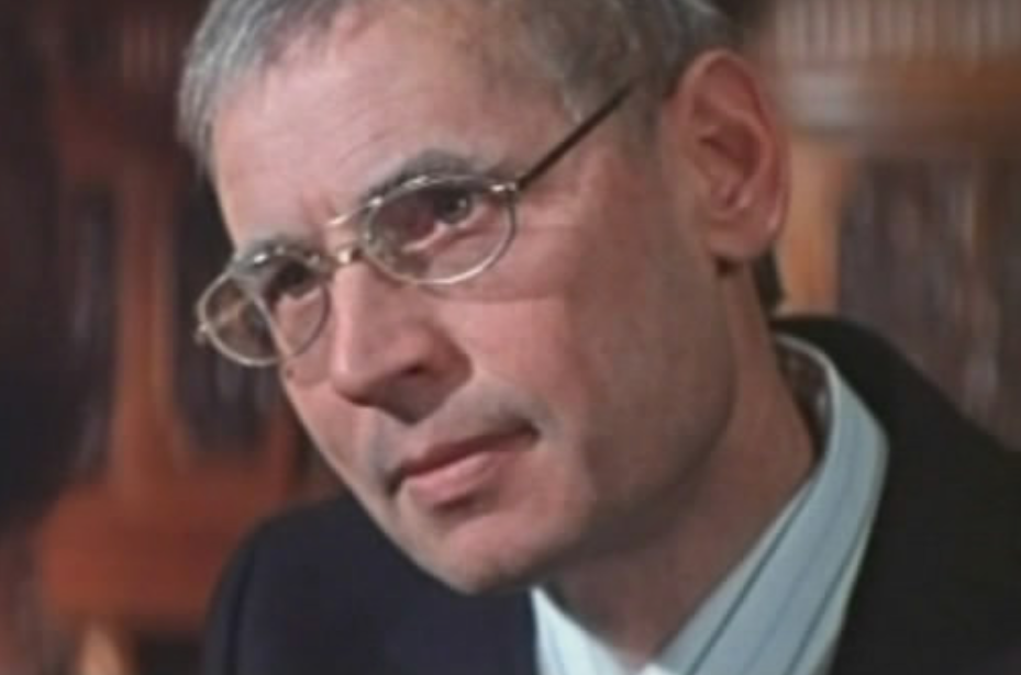 Кадр из фильма. Анатолий Адоскин в роли Ростислава Любешкина