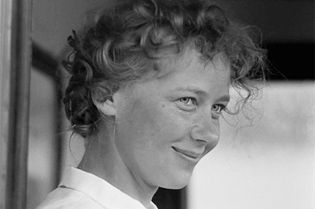 «Бог пожалел Сережу — теперь он с мамой»: как Ия Саввина 64 года лелеяла «солнечного» сына и вышла замуж за 10 ради него