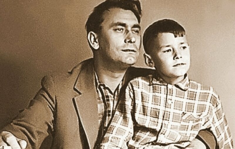    Отец и сын: Владимир и Александр Самойловы