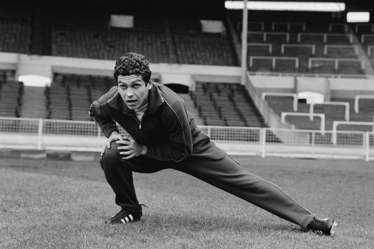 Evening Standard / Hulton Archive / Getty Images📷Мирча Луческу