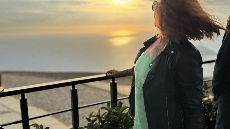 «Ну да. Зачем простым людям путешествовать, зачем нам море, отдых?» Почему путешествовать надо именно сейчас, а не когда запретят