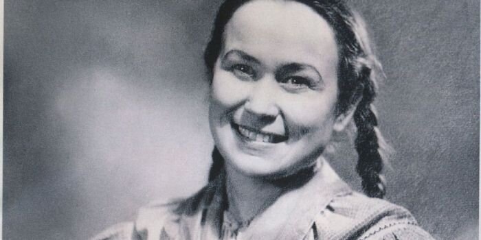 Майя Булгакова в юности