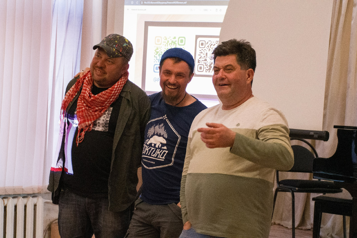 Слева направо: Алексей Белкин, Павел Волков и Борис Игудин (руководитель Клуба фотохудожников «Саратов»)