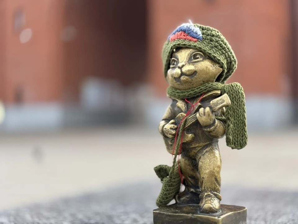    Таких котиков в Йошкар - Оле семь по всему городу. Фото: Арсений Овчинников.