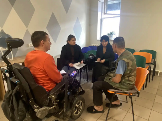 Уполномоченный по правам человека в Коми и участник программы "Пера. Путь героя" посетили общественные организации